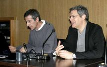 Manuel Garc�a Docampo y Crist�bal Crespo, director del curso, en la charla de ayer.