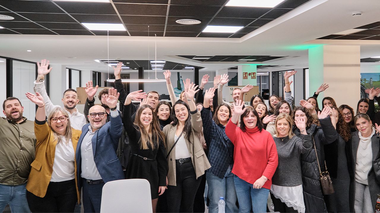 UCOGA inaugura su nueva oficina central en Santiago para reforzar el bienestar del equipo y preparar su crecimiento futuro