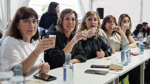 Asistentes al taller de coctelería