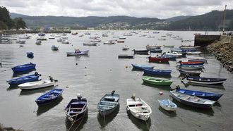 Chalanas y peque�as embarcaciones en el muelle de Cedeira, en una imagen de archivo
