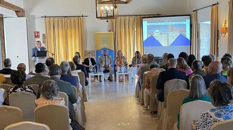 El encuentro de verano de la Asociacin de Mdicos Gallegos (Asomega), se celebr este 1 de julio en el parador de turismo de Monforte