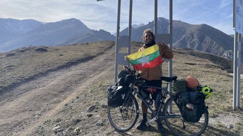 Jaime Covas, cicloviajero que va desde Barcelona hasta Myanmar.