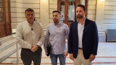 Reuni�n del alcalde de Cangas del Narcea, Jos� Luis Fontaniella, el director de la mina TYC Narcea, Gonzalo Pi�uelo, y el presidente del PP de Asturias, �lvaro Queipo.
