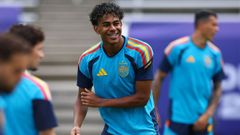 Lamine Yamal, sonriente en un entrenamiento de la selecci�n en Dallas.