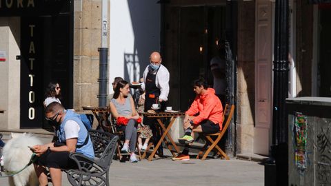 Buen ambiente en las terrazas de A Coru�a desde primera hora 
