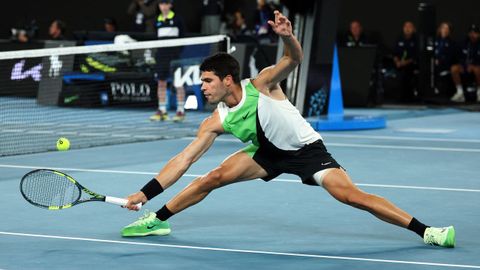 Alcaraz tambi�n hizo frente a una dura semifinal de casi cinco horas y media en la que sufri� calambres y v�mitos