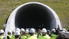 El ministro ��igo de la Serna supervis� las obras del t�nel de A Canda en abril del 2017, cuando ten�a que haberse terminado en el verano del 2015