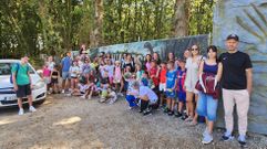 Excursi�n de familias de Rois al parque de dinasaurios de Outeiro de Rei