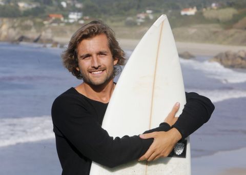 Pablo Maciñeira López es profesor de surf y un viajero incansable.