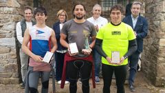 Fabio Gonz�lez, el campe�n Nicol�s Blanco e Iv�n �lvarez, tras la entrega de premios.