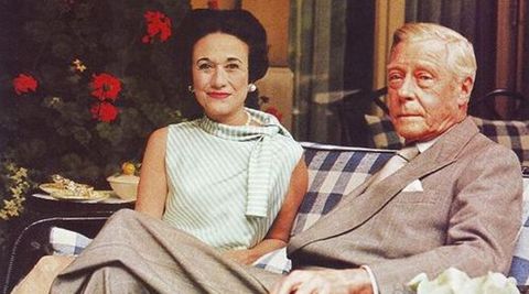 Cuarenta años. Desde su matrimonio en 1937 a la muerte de Eduardo en 1972, los Windsor formaron un matrimonio exiliado, estiloso y, según la periodista Caroline Blackwood, triste. Al menos para Wallis, que se encontró atada de por vida.