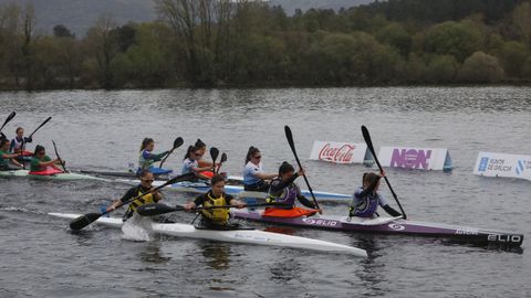Barbantes acogió las pruebas del gallego de embarcaciones de equipo