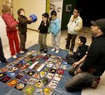 <span lang= es-es >Juegos en Vimianzo</span>. Los ni�os disfrutaron ayer en la Casa da Cultura de una tarde de juegos de mesa a lo grande.