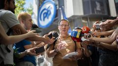 El presidente la Asociacin Damnificados DANA Horta Sud Valencia, Christian Lesaec, tras la reunin con el presidente del PP, Alberto Nez Feijoo, en la sede del PP en Madrid