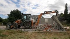 Una excavadora derrib� esta semana la construcci�n que Jos� Ferr�n hab�a levantado sin permiso cerca de Monforte