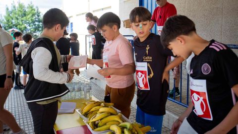 Viernes solidario en el CEIP Marc�n, en Pontevedra