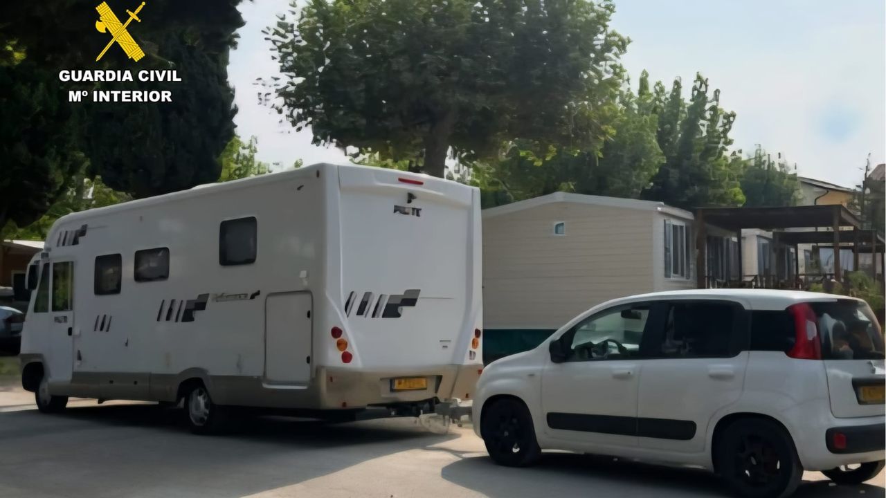 Vendió una caravana y un coche por 66.000 euros, no los entregó al comprador y lo detuvo la Guardia Civil cuando estaba pasando la ITV