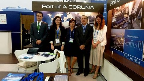 Juan Diego Pérez Freire, director de la Autoridad Portuaria; Irene Souto, jefa de Desarrollo Portuario y Comercial del organismo público; Eva Miquel, asesora corporativa de Puertos del Estado; Enrique Losada, presidente de la Autoridad Portuaria, y Fernanda Arenas, gerente del Consorcio de Turismo de A Coruña.