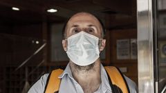 J�come, a la salida de una reuni�n sobre la crisis interna de Democracia Ourensana