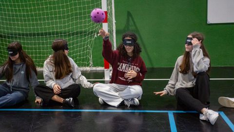 Empatizar en el instituto para ponerse en la piel de una persona con baja visi&oacute;n o ciega total