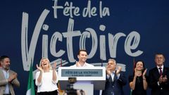 Santiago Abascal, Marine Le Pen, Jordan Bardella, Viktor Orban, Susanne Frst y Andrej Babis, durante la Fte de la Victoire, en Mormant-sur-Vernisson