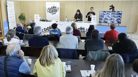 El taller se desarroll en las instalaciones de la Escuela de Hostelera del IES San Xillao 