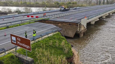 La crecida del r�o Mondego amenaza Co�mbra con unas inundaciones hist�ricas