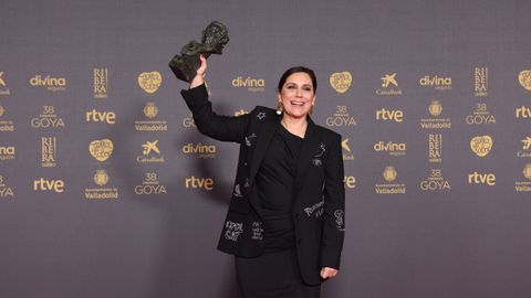 Margarita Huguet, Mejor Direccin de Produccin por La sociedad de la nieve
