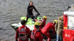 Jornada de formaci�n de rescate acu�tico en el r�o Mi�o para los bomberos de Ourense.