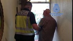 La Polic�a Nacional en la detenci�n de dos hombres que abusaban sexualmente de mujeres migrantes en situaci�n irregular, en Murcia