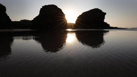 Atardecer en la Praia das Catedrais