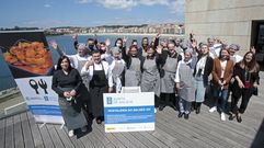 Alumnos del Obradoiro de Hostalar�a de Sanxenxo en una foto de archivo