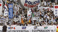 Imagen de la marcha de policas en Madrid en demanda de la equiparacin salarial en el 2009   