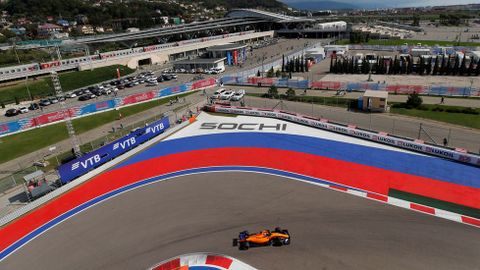 Fernando Alonso, durante el gran premio de Rusia