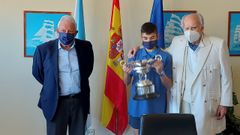 Iglesias, acompa�ado por Jos� Luis Torres Colomer y Ramiro Carregal Rey.