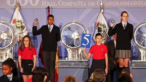 Sorteo de la Lotera Nacional en la Escuela Naval de Marn