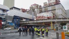 Concentraci�n de trabajadores en el acceso a la central