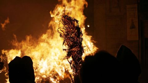 Festa dos Fachos en Castro Caldelas.