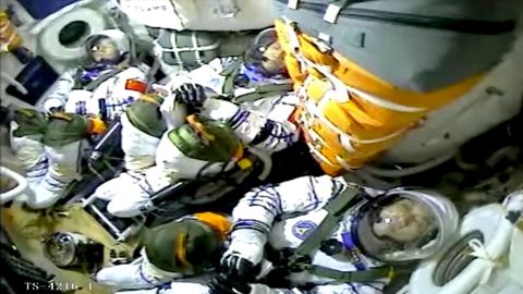 La nave espacial china Shenzhou-12 despegó con éxito con tres astronautas a bordo