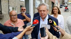 El conselleiro de Sanidade, Antonio Gmez Caamao, respondiendo a los medios en una imagen de archivo. 
