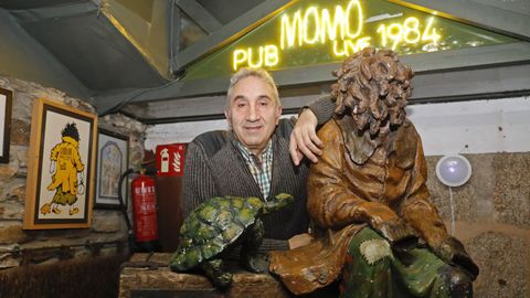 Javier Rivera en una imagen del 2024, cuando el pub Momo cumpli� los cuarenta a�o