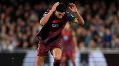 Zakaria se lamenta de una acci�n durante el Castell�n-Deportivo.