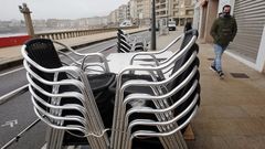 Hosteleria cerrada en el paseo de Silgar, en Sanxenxo