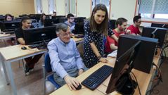 En la imagen, alumnos del m�ster en Videojuegos que se imparte en la Polit�cnica Superior de Esteiro
