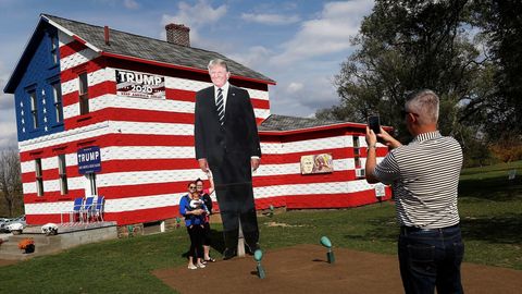 Un gran cartel de Trump en Youngstown (Pensilvania)