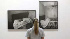 Detalle de una exposici�n de obra de Anna Turbau en Vigo en la Casa das Artes, en el 2021.