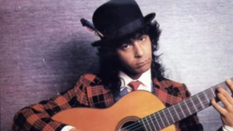 Rafael Amador en la portada de uno de sus discos