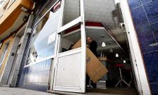 Los ladrones alunizaron en el bar �msterdam y se llevaron la m�quina tragaperras.