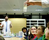 Un obradoiro de coci�a e ciencia sorprendeu onte aos rapaces na biblioteca nodal de Lugo. 