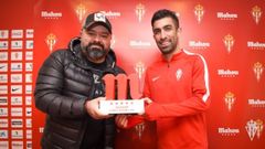 Michael Santos recogiendo el premio Jugador Cinco estrellas de Mahou